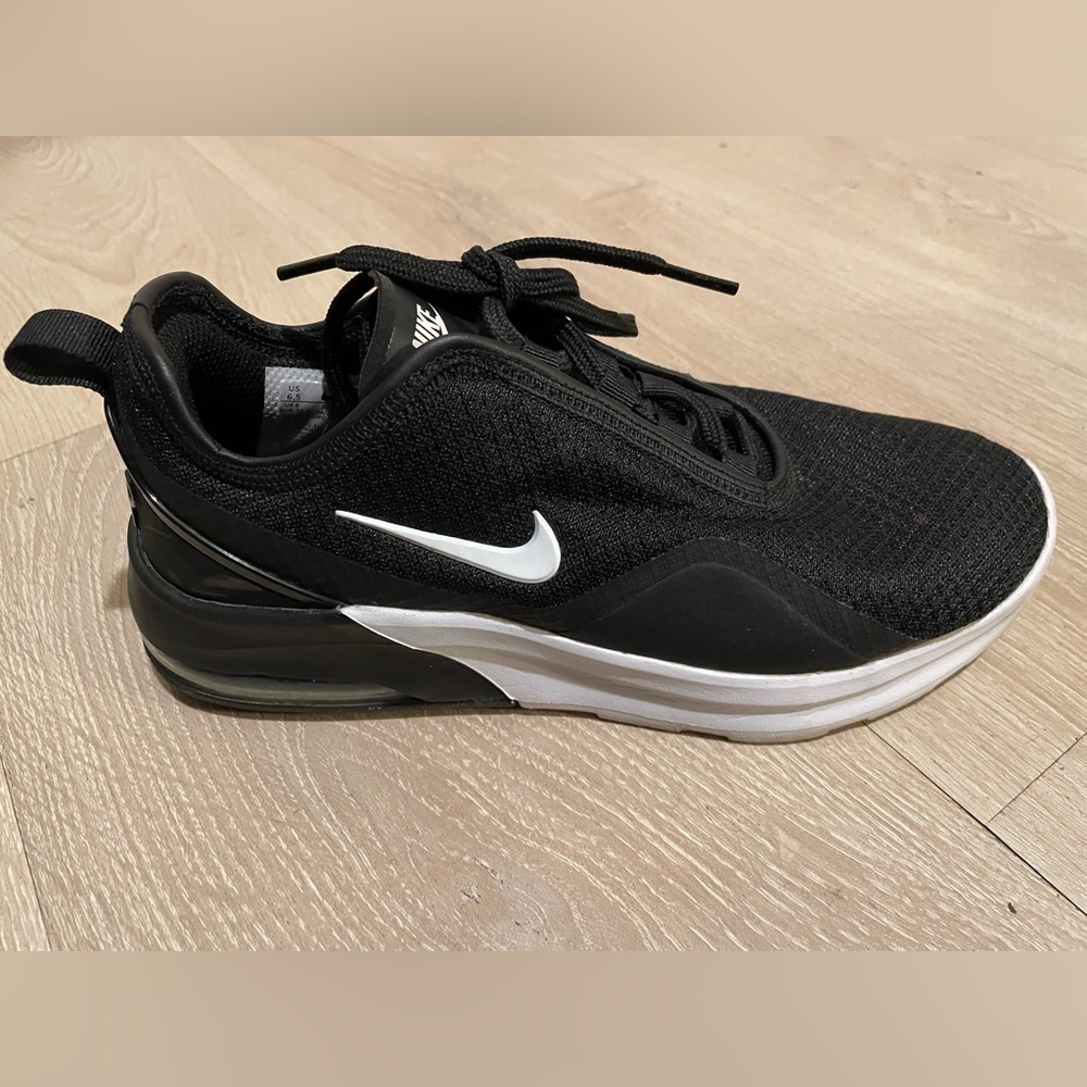 Nike Air Max Motion Women’s Shoes